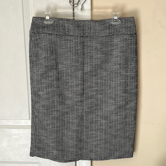 Ann Taylor Loft Black & White Pencil Skirt Size 8 - Picture 2 of 11